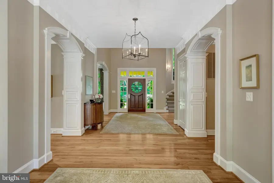 870 Alvermar Ridge Dr, McLean, VA 22102 - #2