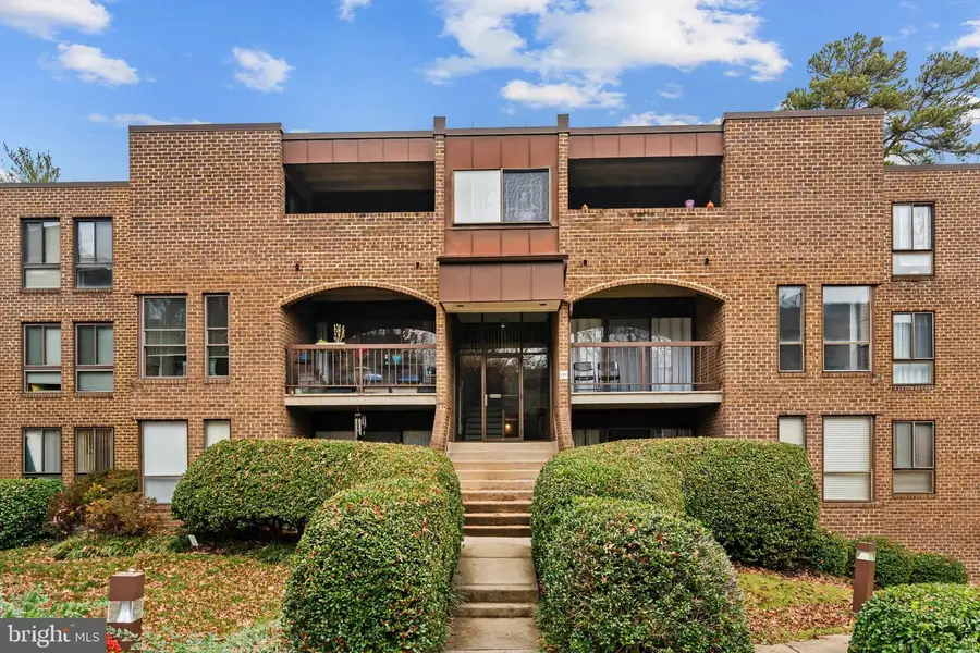 11200 Chestnut Grove Sq #203, Reston, VA 20190 - Image #2