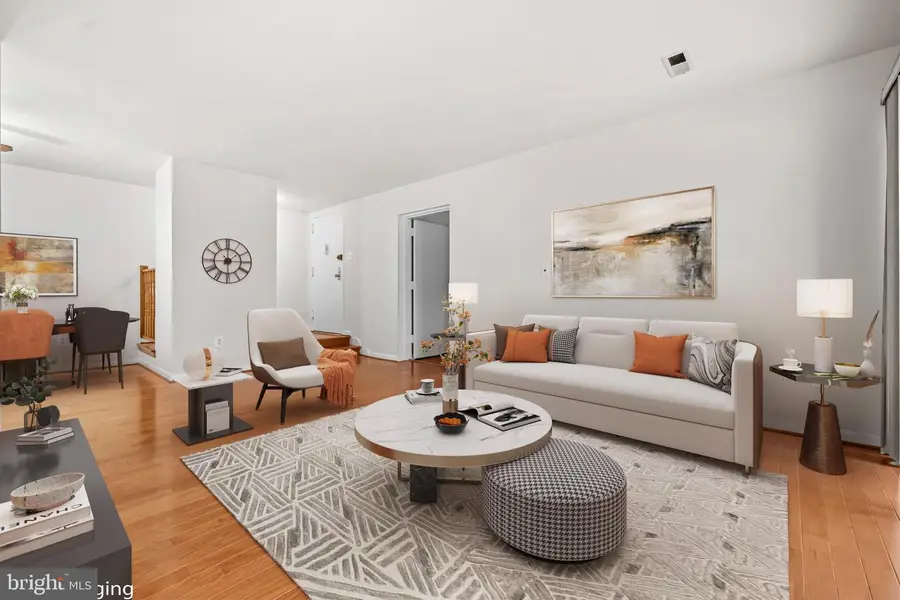 11200 Chestnut Grove Sq #203, Reston, VA 20190 - Image #3