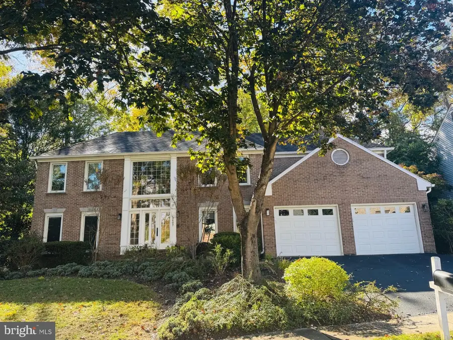8607 Cherry Dr, Fairfax, VA 22031 - #3