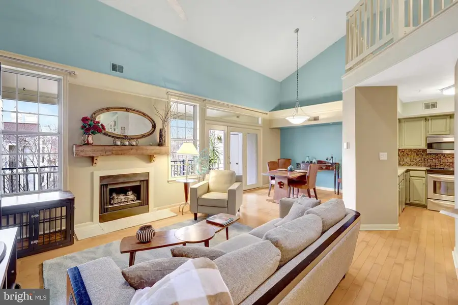 1334 Garden Wall Cir #"e", Reston, VA 20194 - Image #3