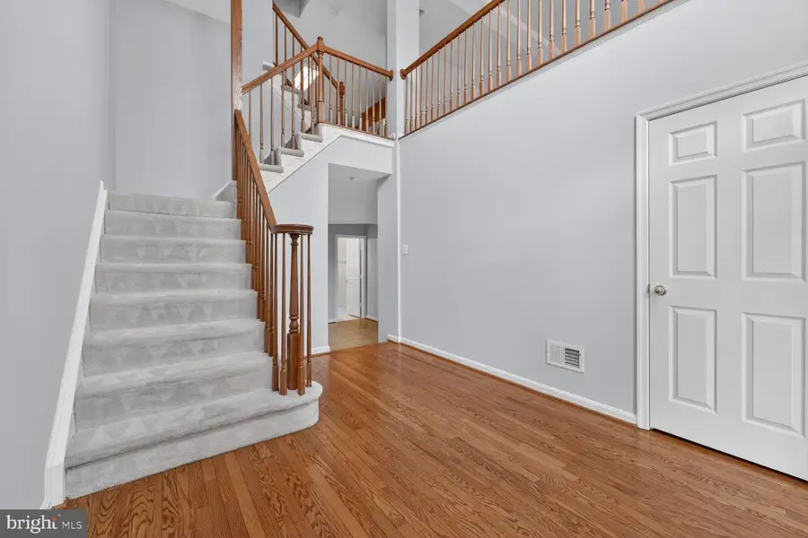 5791 Valley View Dr, Alexandria, VA 22310 - Image #3