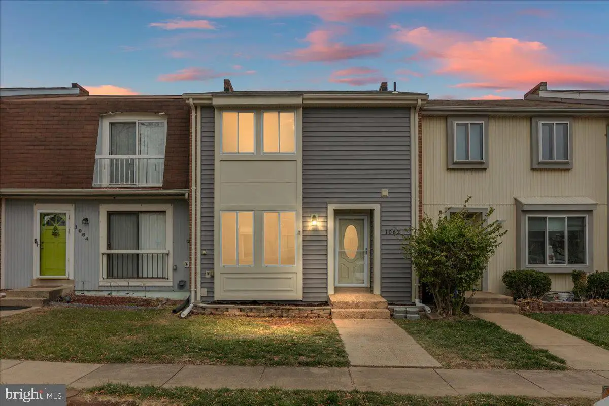 1062 Knight Ln, Herndon, VA 20170 - Image #1