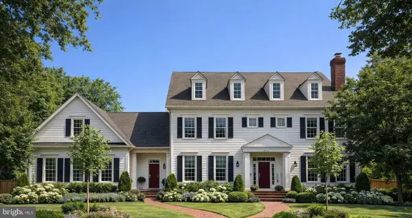 904 Locust St, HERNDON, VA 20170