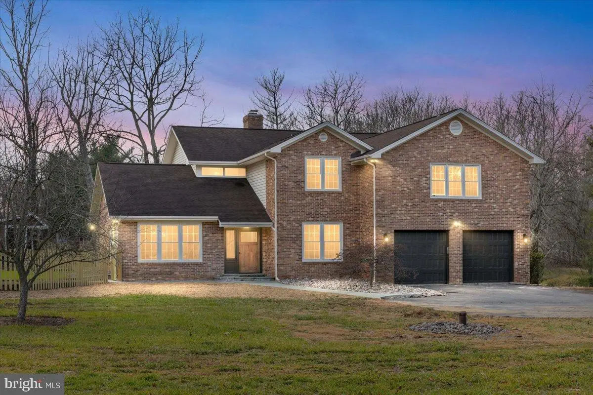 353 Gallop Wood Pl, Great Falls, VA 22066 - Image #1