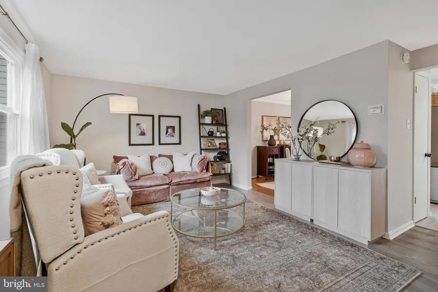 3170 Ellenwood Dr, Fairfax, VA 22031 - Image #3