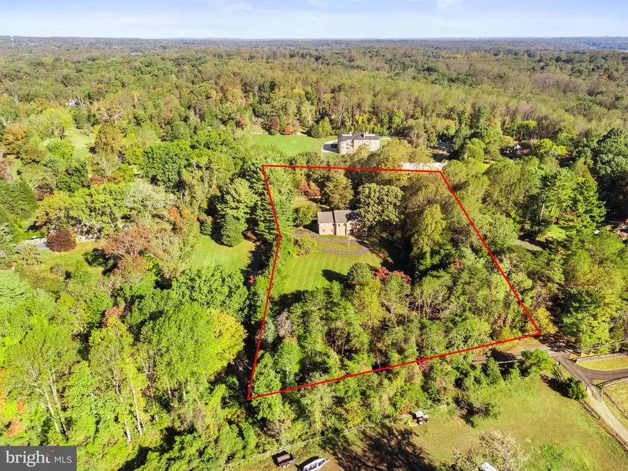 9200 Falls Run Rd, McLean, VA 22102 - Image #2