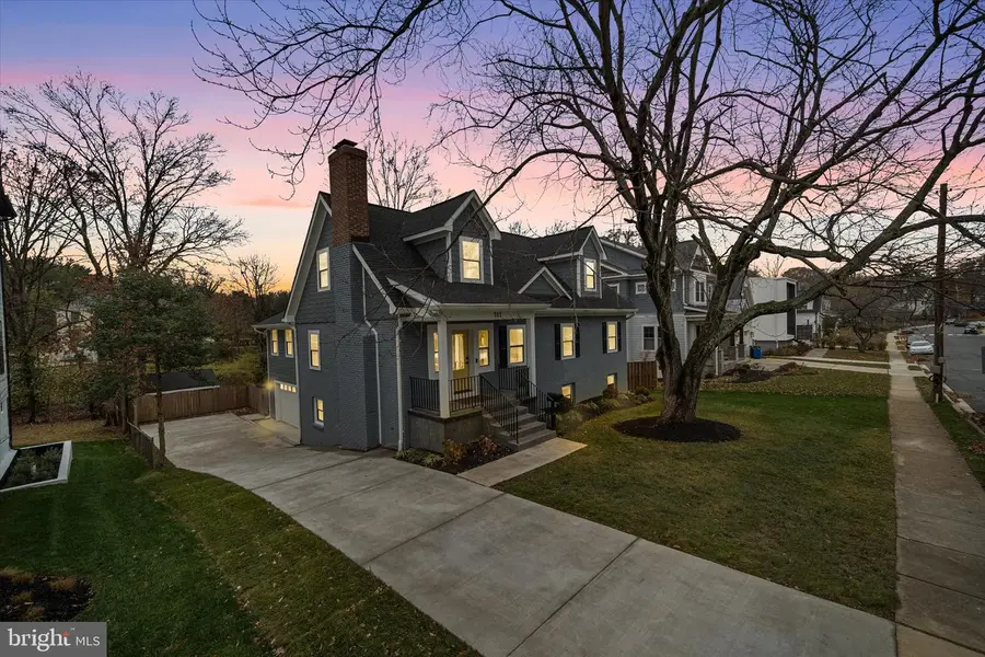 707 Meadow Ln Sw, Vienna, VA 22180 - Image #2