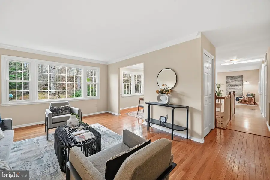 9322 Elk Dr, Springfield, VA 22153 - Image #2