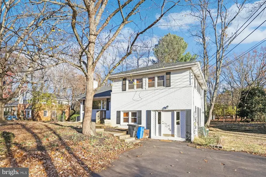 1105 Westbriar Ct Ne, Vienna, VA 22180 - Image #2