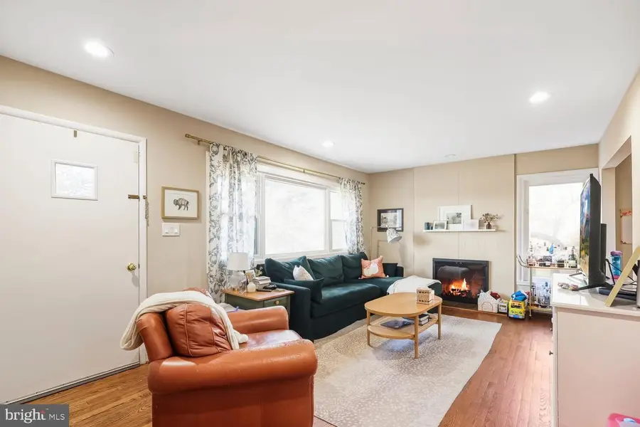 1105 Westbriar Ct Ne, Vienna, VA 22180 - Image #3