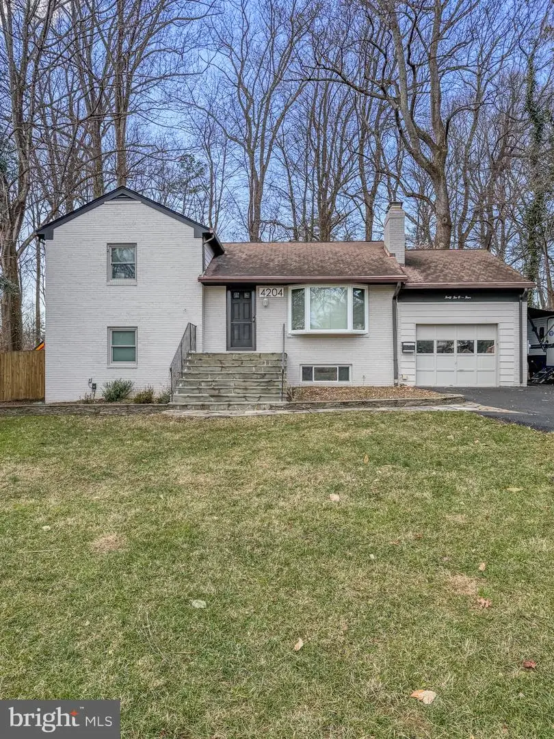 4204 Wakefield Dr, Annandale, VA 22003 - #1
