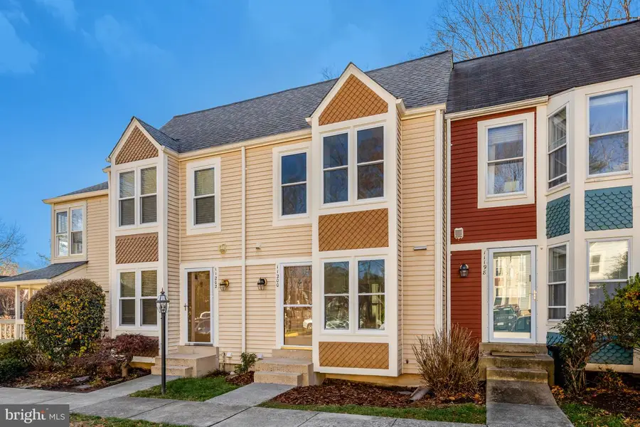 11200 Silentwood Ln, Reston, VA 20191 - Image #2