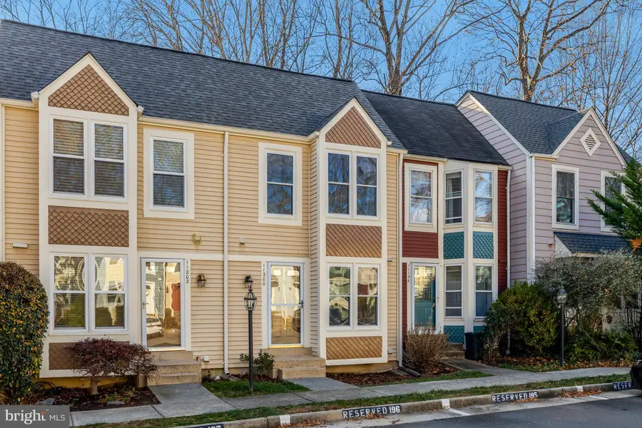11200 Silentwood Ln, Reston, VA 20191 - Image #3