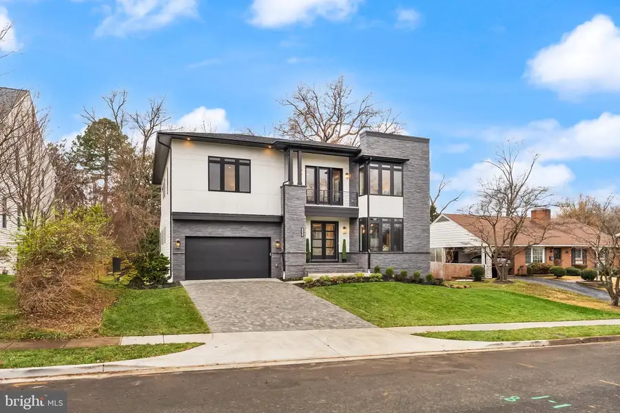 6539 Fairlawn Dr, McLean, VA 22101 - Image #3