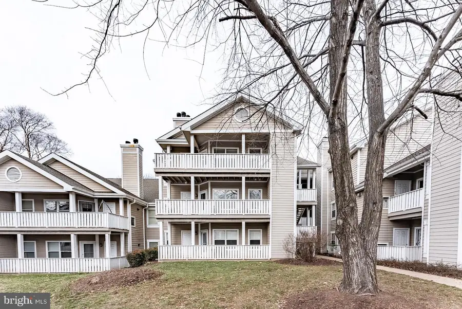 14314 Climbing Rose Way #301, Centreville, VA 20121 - Image #2