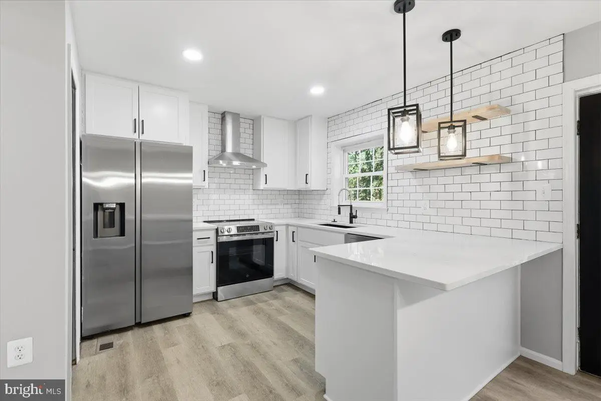 5714 Mason Bluff Dr, Burke, VA 22015 - Image #1