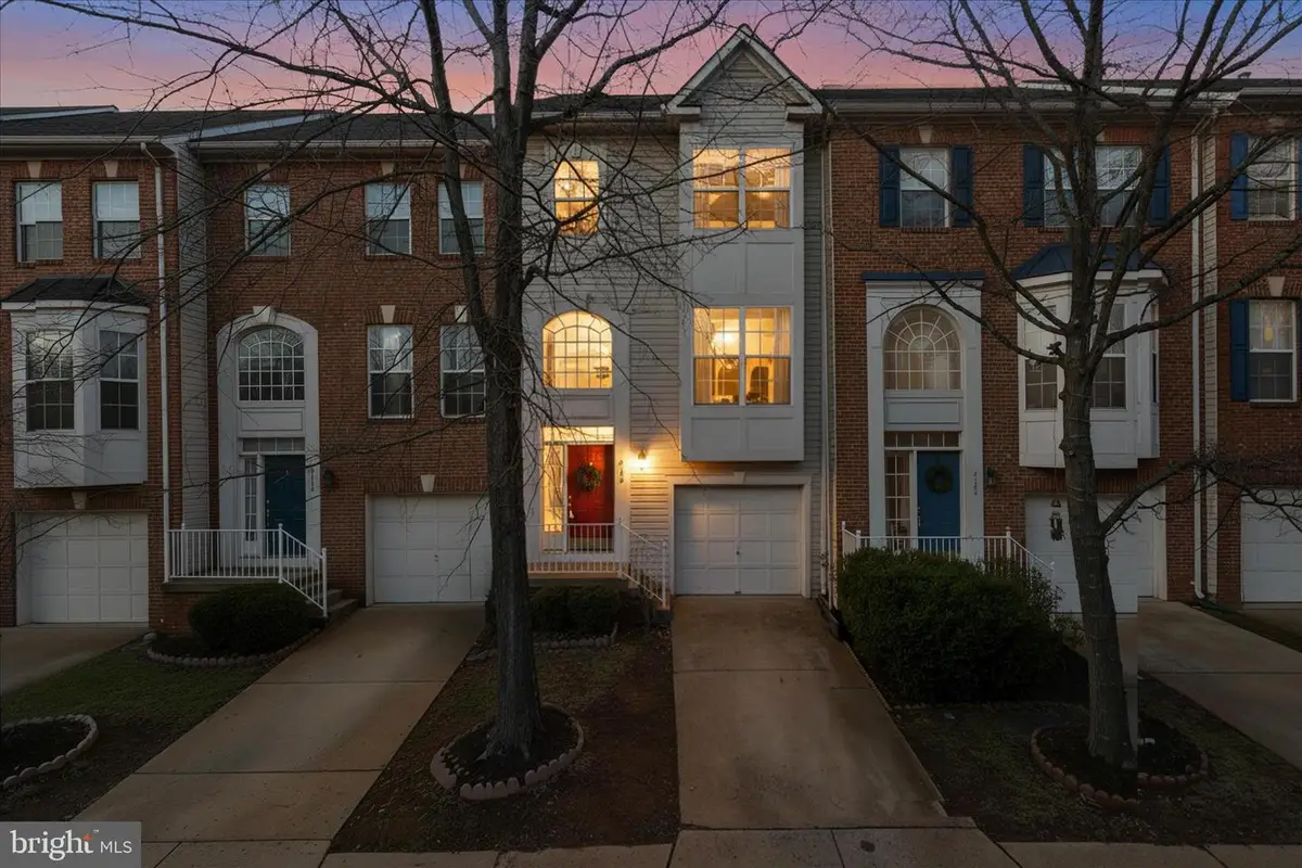 4126 Grover Glen Ct, Fairfax, VA 22030 - Image #1