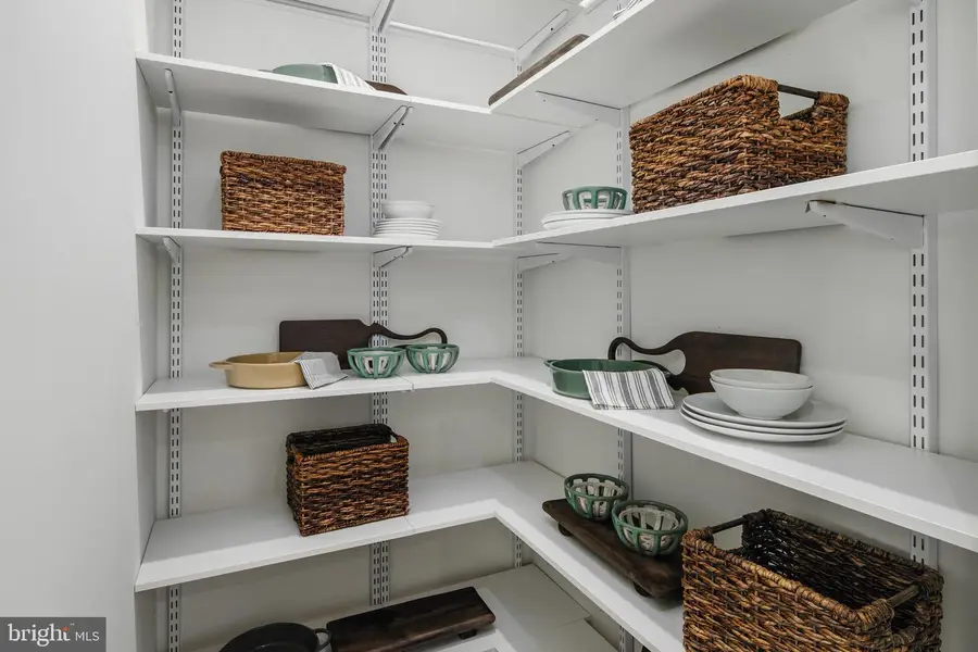 4753 Sully Point Ln, Chantilly, VA 20151 - Image #2