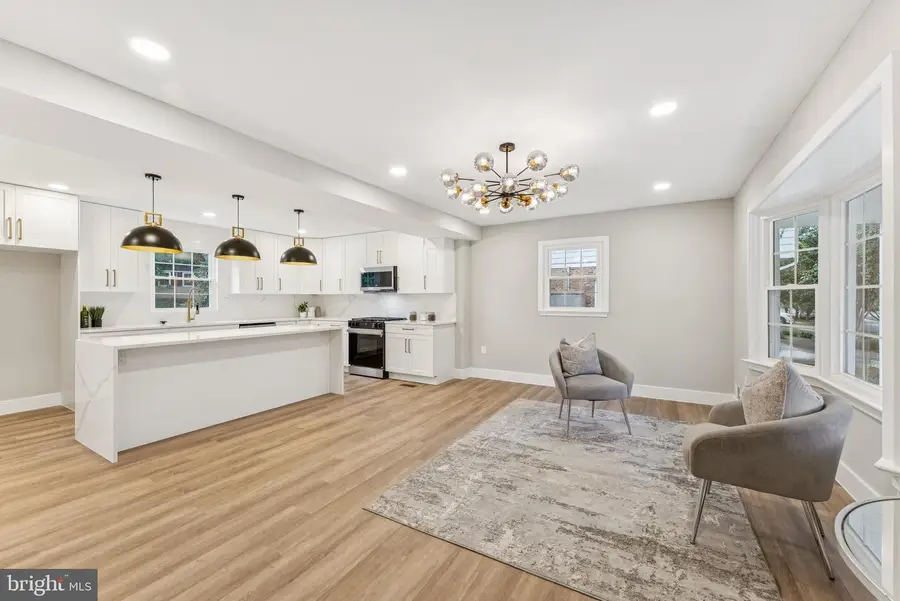 2308 Creek Dr, Alexandria, VA 22308 - Image #2