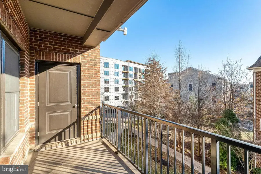 9523 Bastille St #207, Fairfax, VA 22031 - Image #3