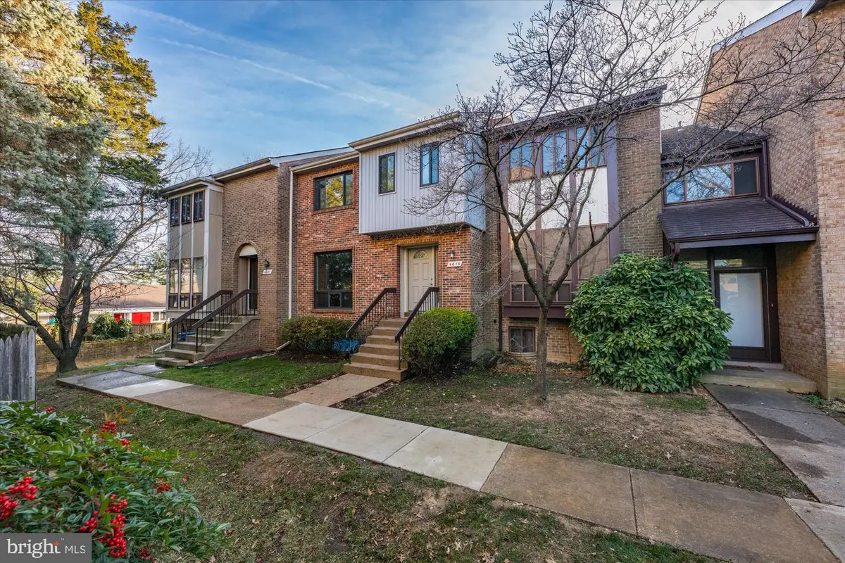4619 Mayhunt Ct, Alexandria, VA 22312 - Image #1