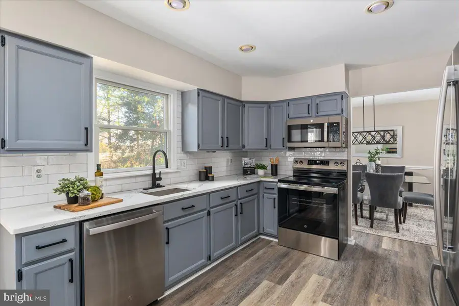 13170 Autumn Hill Ln, Herndon, VA 20171 - Image #2