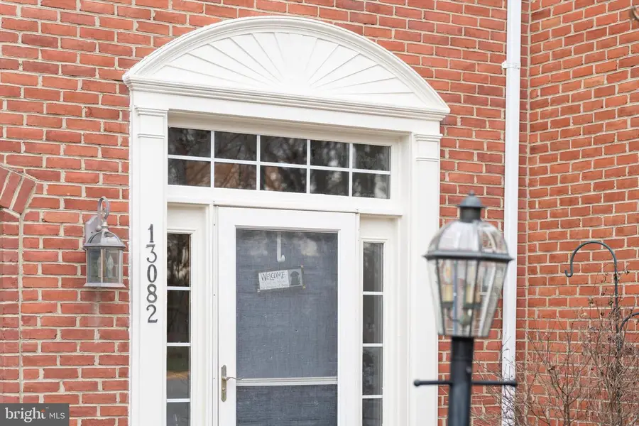 13082 Park Crescent Cir, Herndon, VA 20171 - Image #2