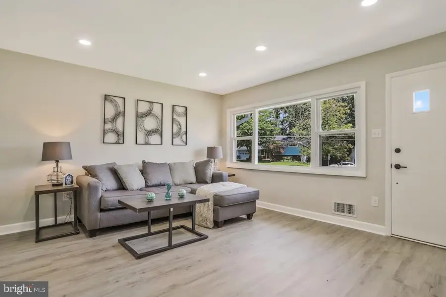 6420 Willowood Ln, Alexandria, VA 22310 - Image #2