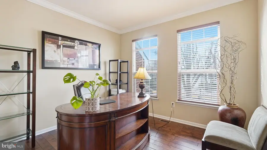 8921 Mayhew Ct, Lorton, VA 22079 - Image #3