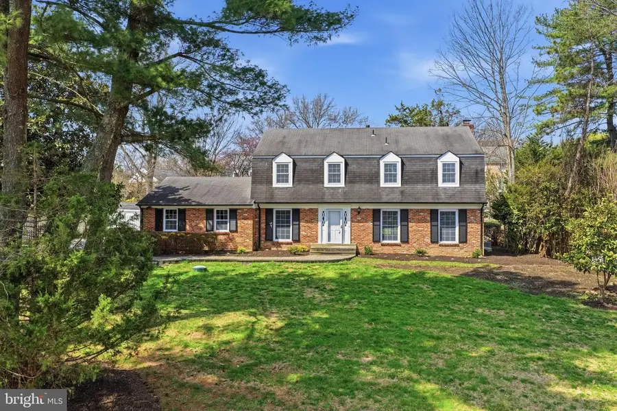 1002 Kimberwicke Rd, McLean, VA 22102 - #2