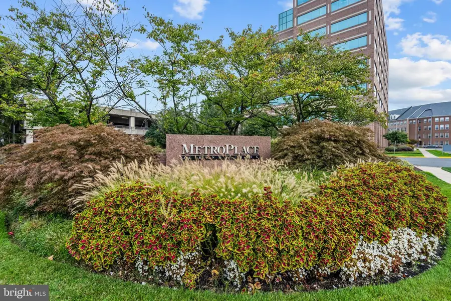 2711 Bellforest Ct #109, Vienna, VA 22180 - Image #2