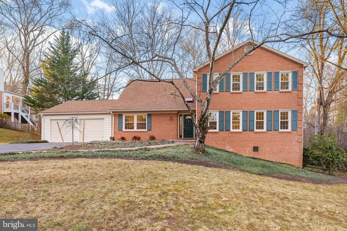 1446 Laurel Hill Rd, Vienna, VA 22182 - Image #1