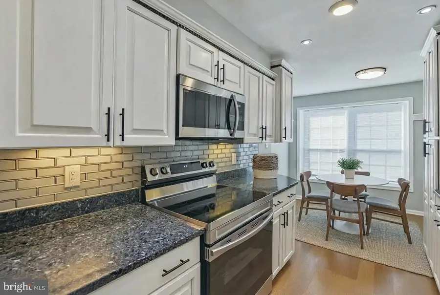 9523 Cherry Oak Ct, Burke, VA 22015 - Image #2