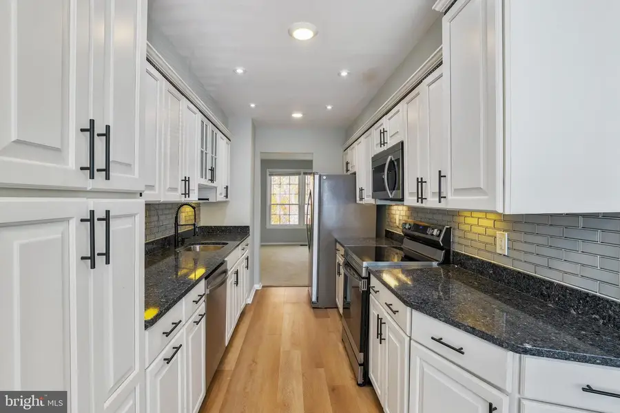 9523 Cherry Oak Ct, Burke, VA 22015 - Image #3