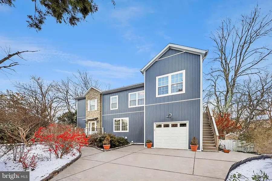 6057 Brook Dr, Falls Church, VA 22044 - Image #2