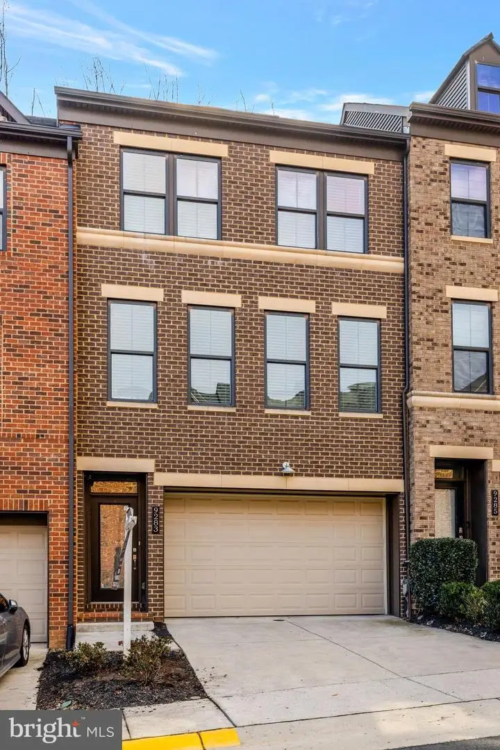 9283 Wood Violet Ct, Fairfax, VA 22031 - Image #2