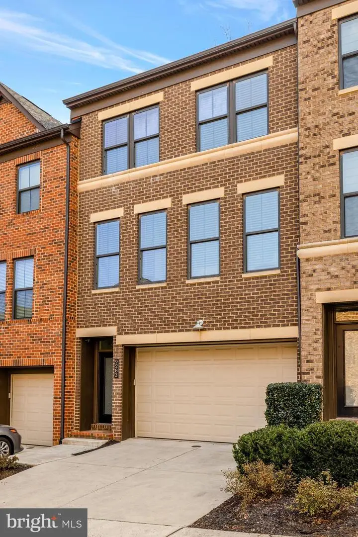 9283 Wood Violet Ct, Fairfax, VA 22031 - Image #3