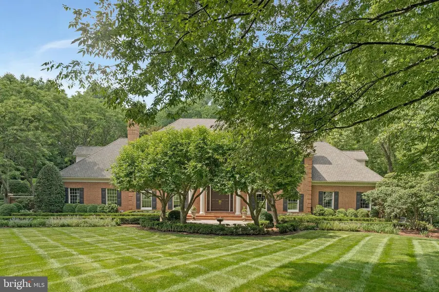 8014 Greenwich Woods Dr, McLean, VA 22102 - Image #2