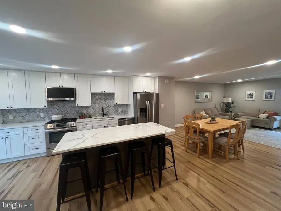 5920 Baron Kent Ln, Centreville, VA 20120 - Image #2