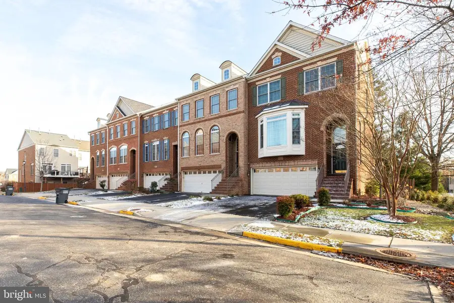 5410 Pachysandra Ln, Centreville, VA 20120 - Image #2