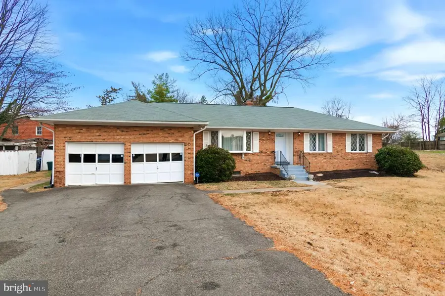 3723 Munson Rd, Falls Church, VA 22041 - Image #2