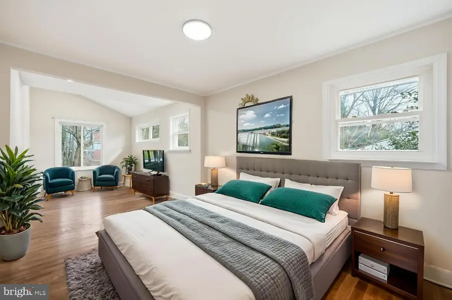 6436 Maplewood Dr, Falls Church, VA 22041 - Image #2