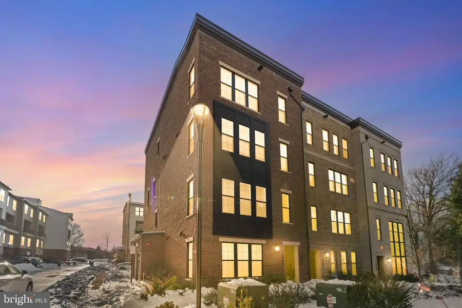 7470 Backett Wood Ter #301, McLean, VA 22102 - Image #2