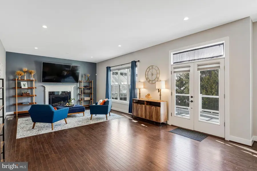 2838 Cambridge Park Pl, Fairfax, VA 22031 - Image #3