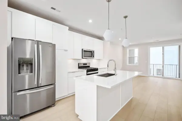 14383 Glen Manor Dr, CHANTILLY, VA 20151