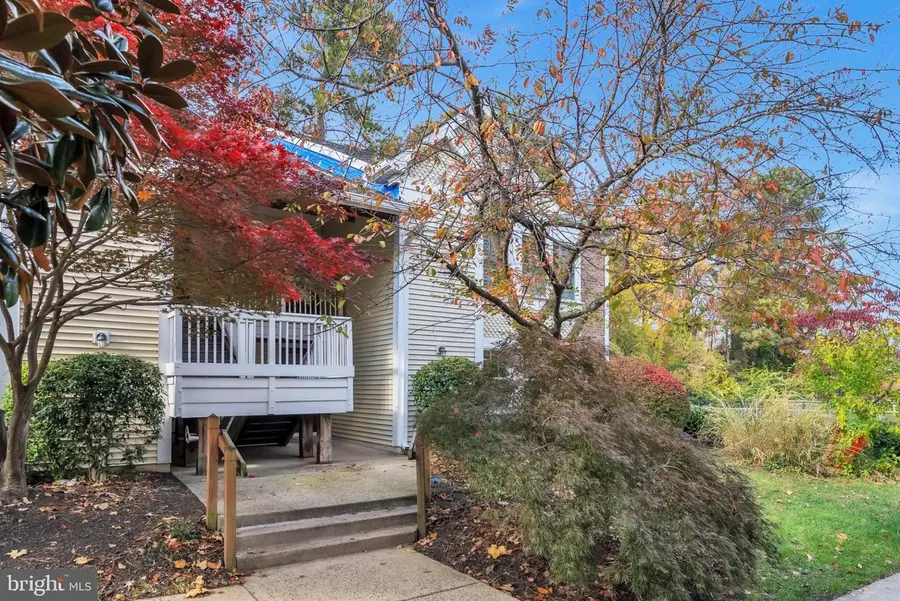 3379 Lakeside View Dr, Falls Church, VA 22041 - Image #3