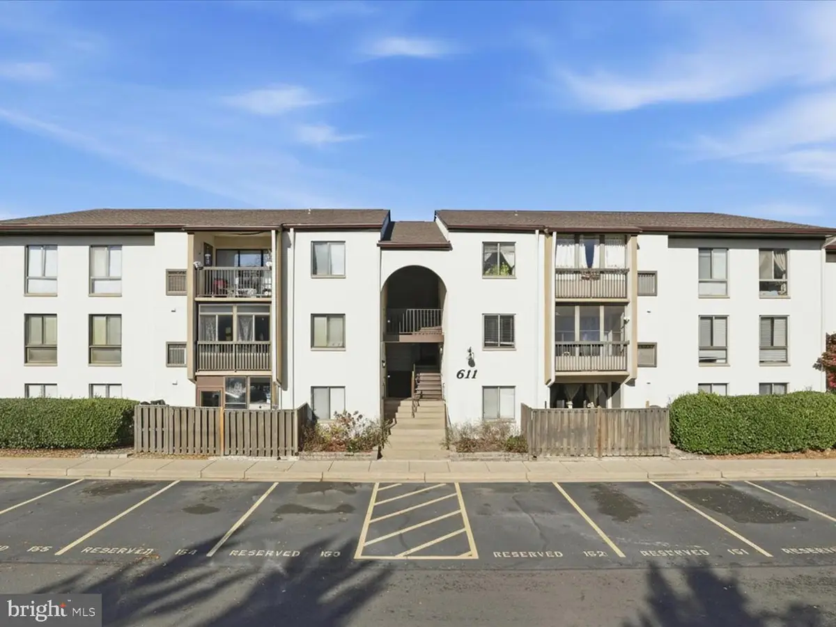 611 Center St #104, Herndon, VA 20170 - Image #1