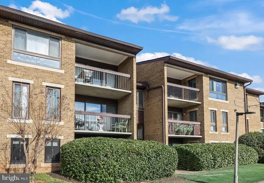 549 Florida Ave #201, Herndon, VA 20170 - #2