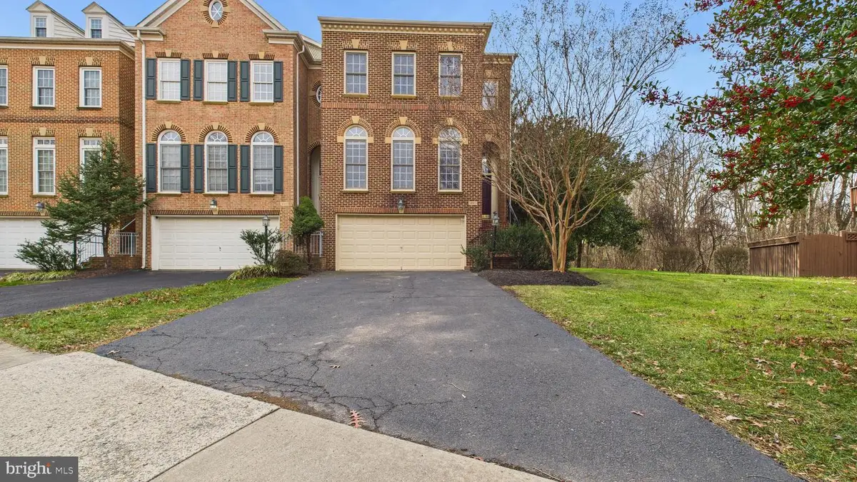 12413 Dorforth Dr, Fairfax, VA 22033 - Image #1